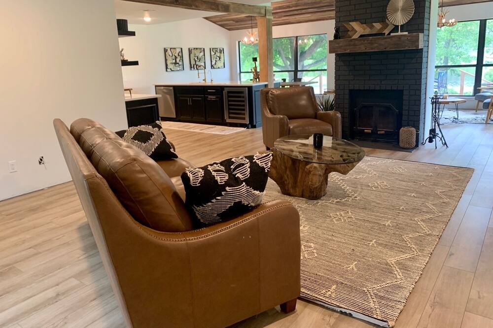 Photo of Livingroom in Sulphur