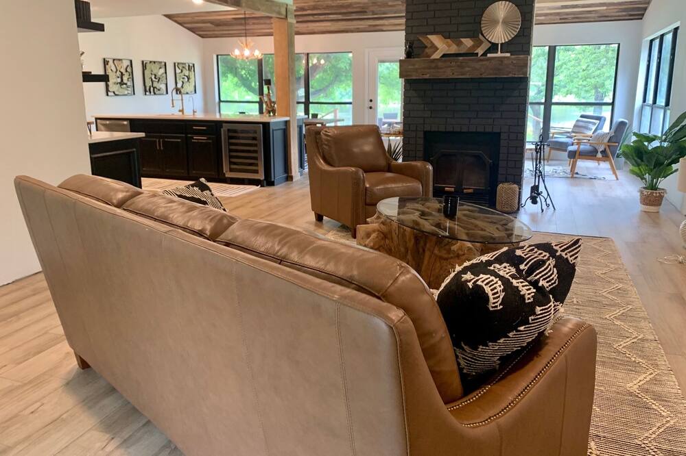 Photo of Livingroom in Sulphur
