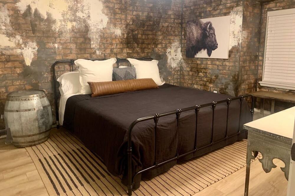 Photo of Bedroom in Sulphur