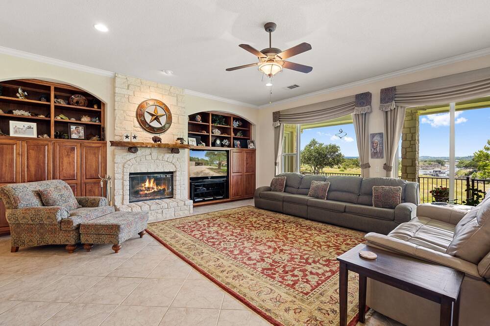 Photo of Livingroom in Spicewood