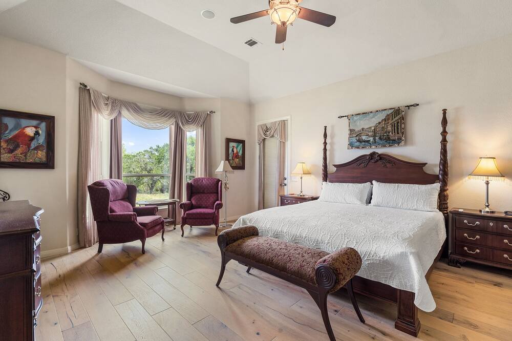 Photo of Bedroom in Spicewood