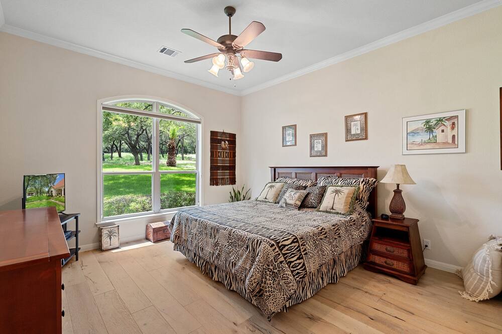 Photo of Bedroom in Spicewood