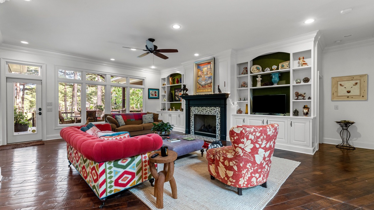 Photo of Livingroom in Lemon Springs