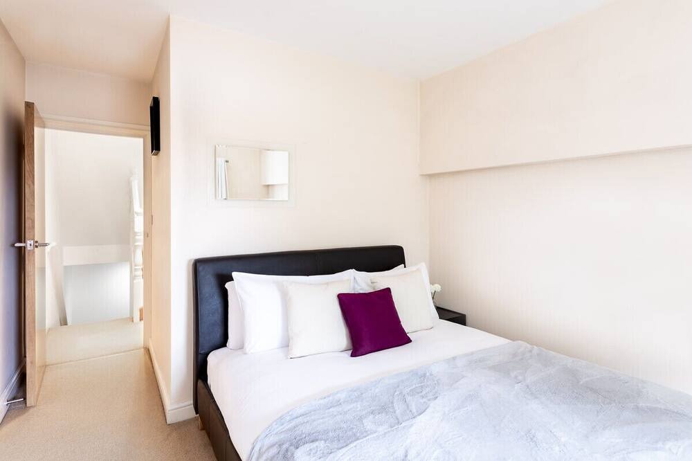 Photo of Bedroom in Ferndale