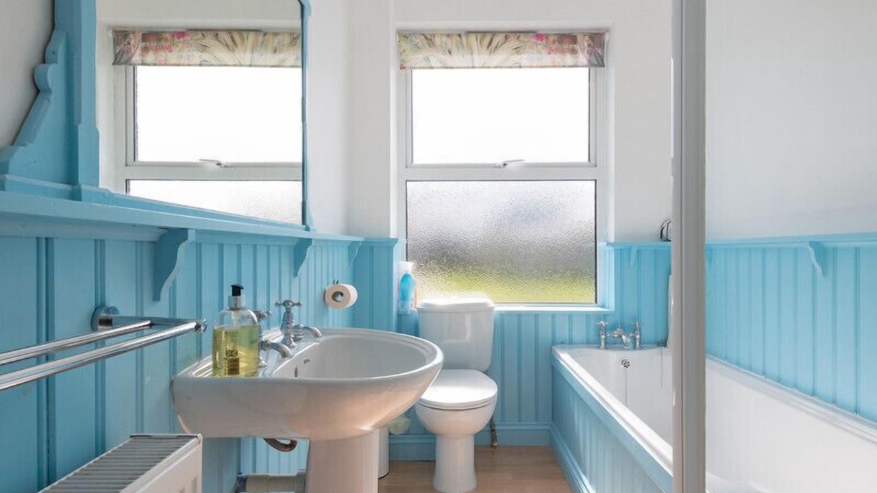 Photo of Bathroom in Port Isaac