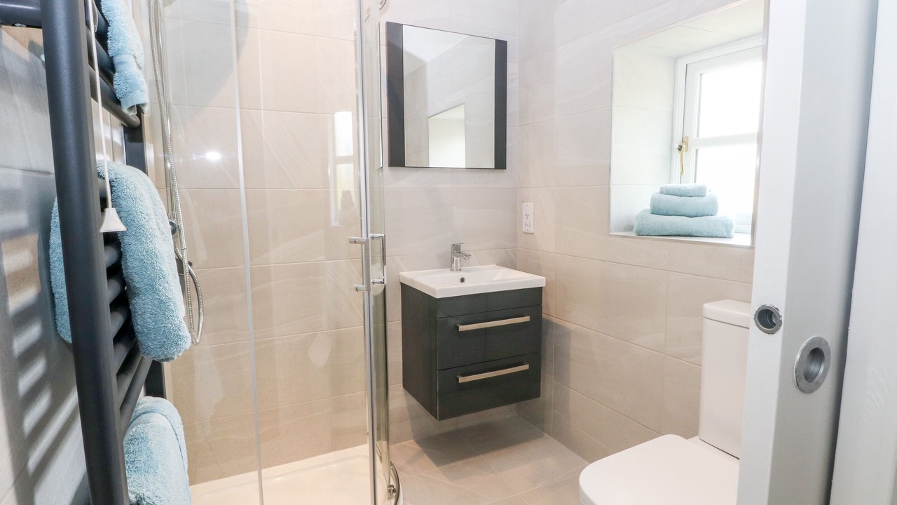 Photo of Others in Kerridge