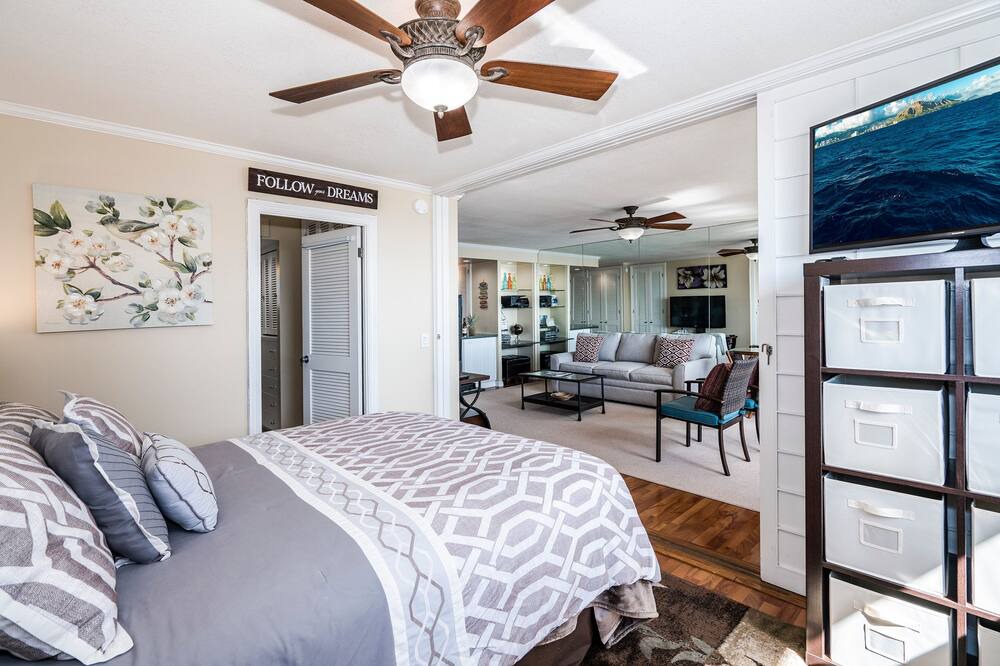 Photo of Others in Downtown Honolulu