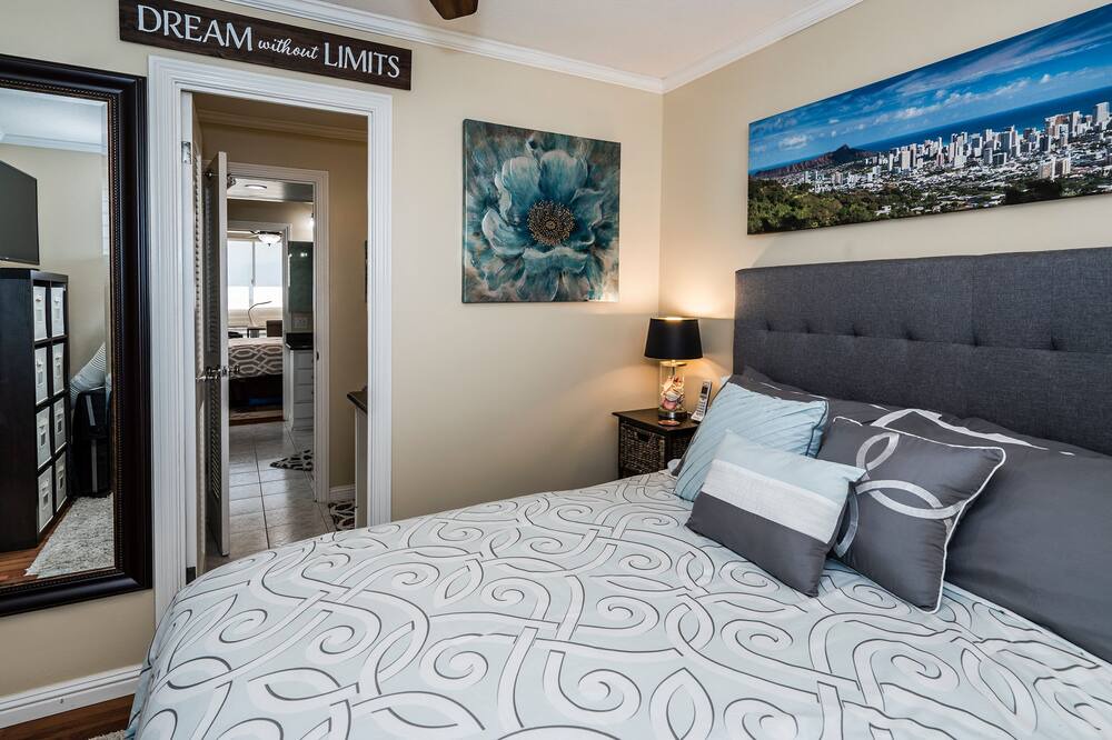 Photo of Others in Downtown Honolulu