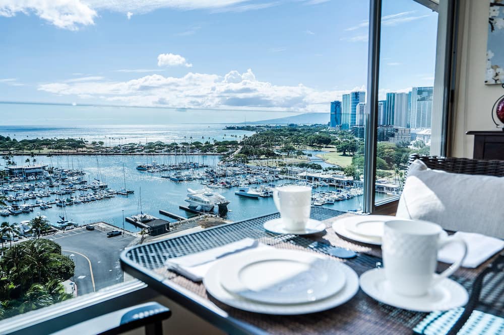 Photo of Others in Downtown Honolulu