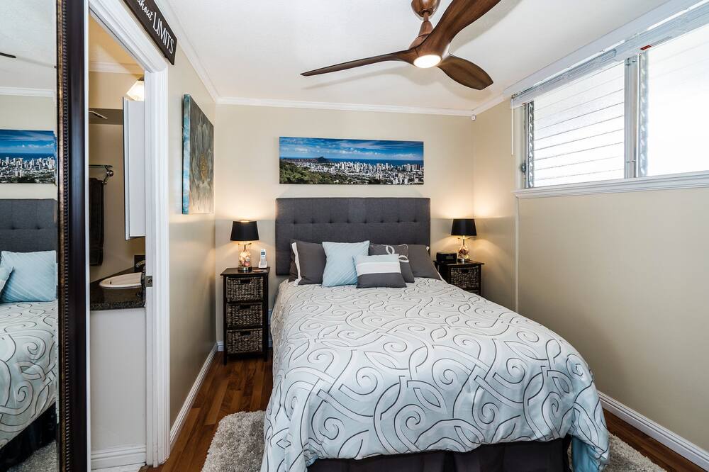 Photo of Others in Downtown Honolulu