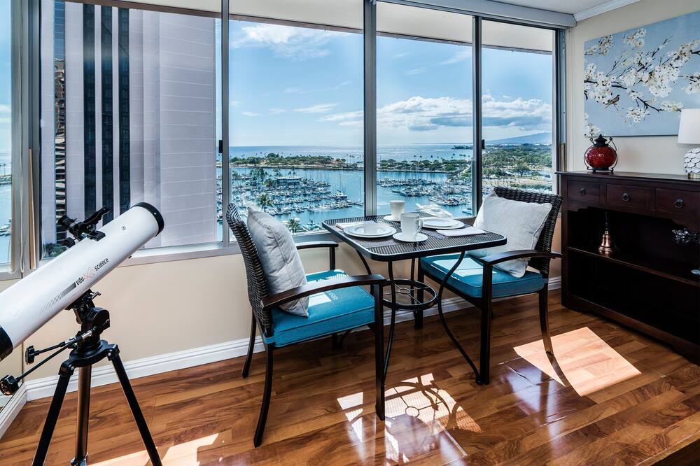 Photo of Others in Downtown Honolulu