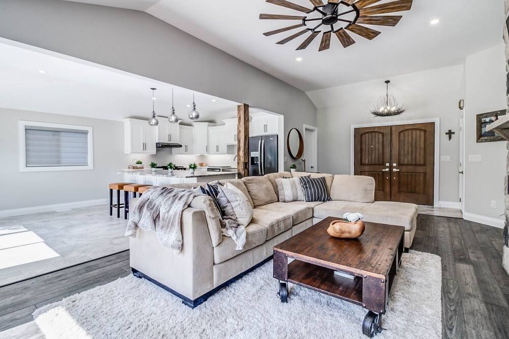 Photo of Livingroom in Lakeshore