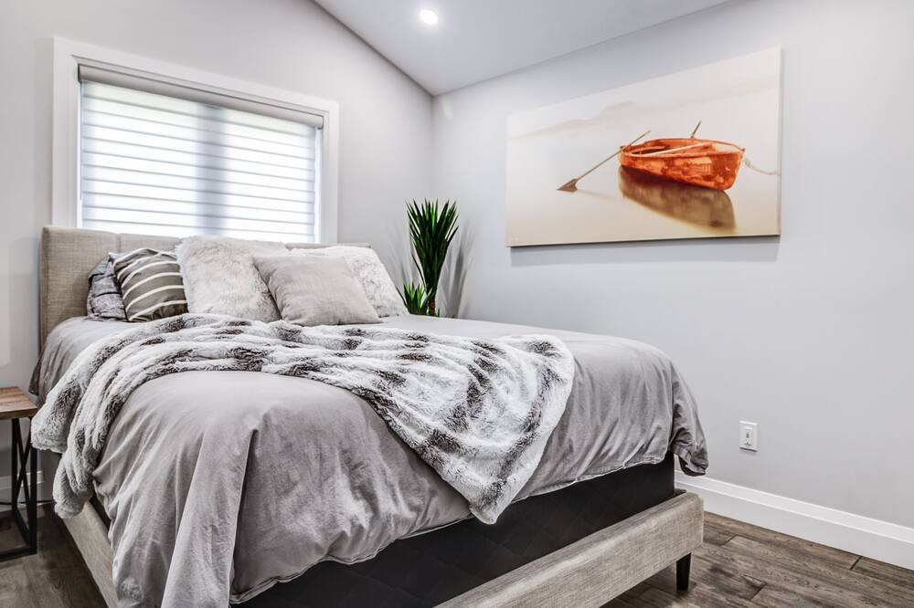 Photo of Bedroom in Lakeshore