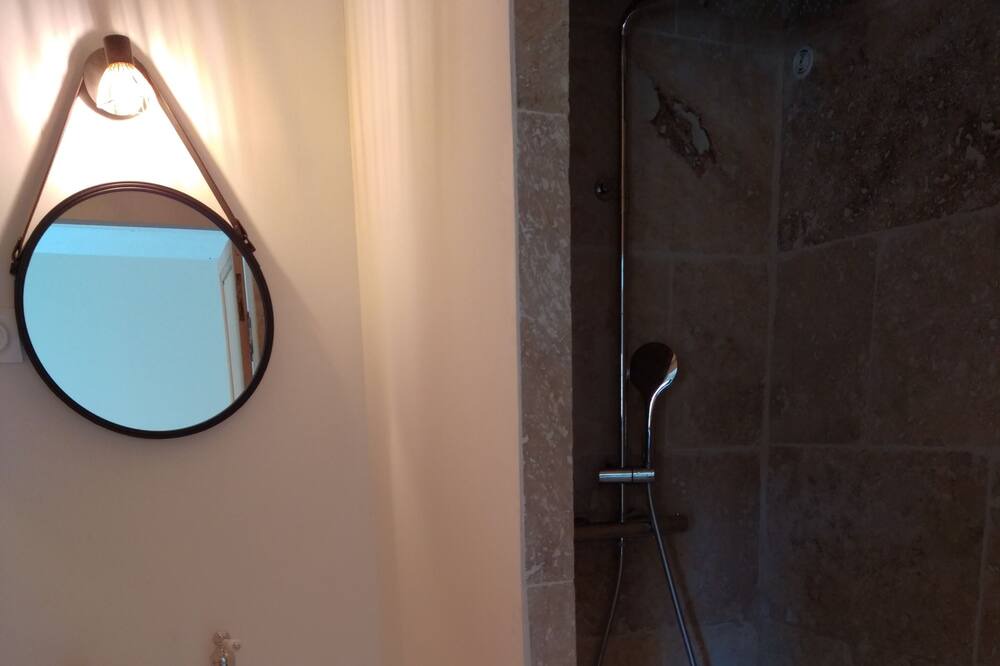 Photo of Bathroom in Sabran