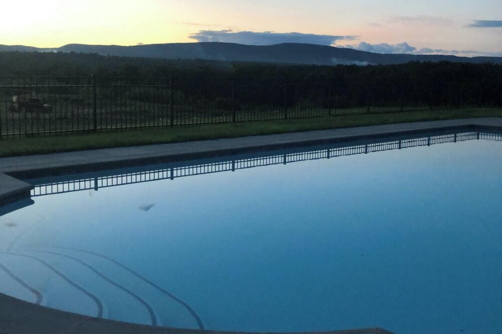 Photo of Outdoor in Thompson Ridge