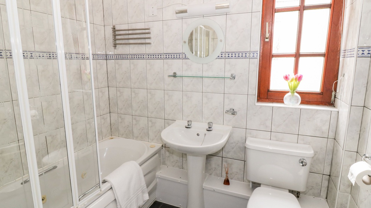 Photo of Others in Dailly