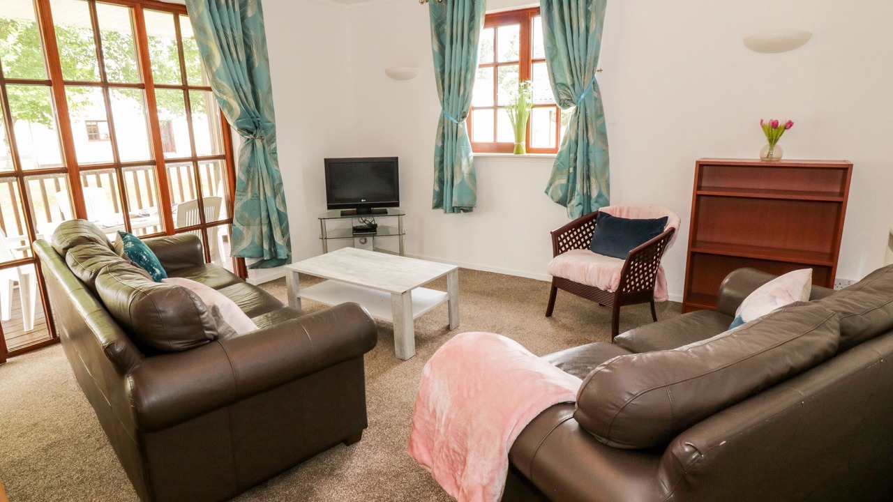 Photo of Others in Dailly