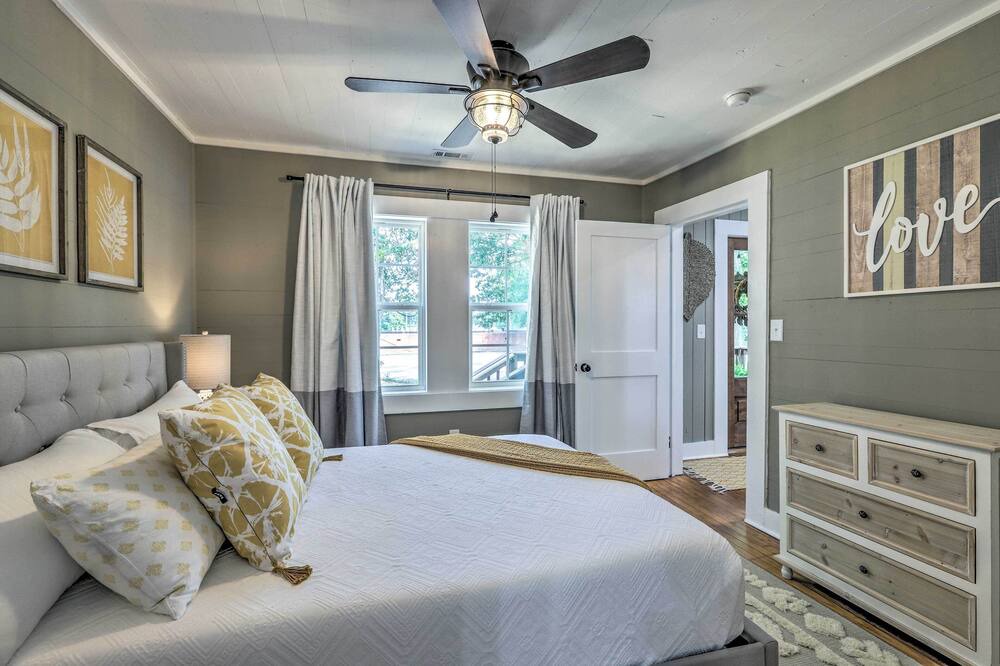 Photo of Bathroom in Carrollton