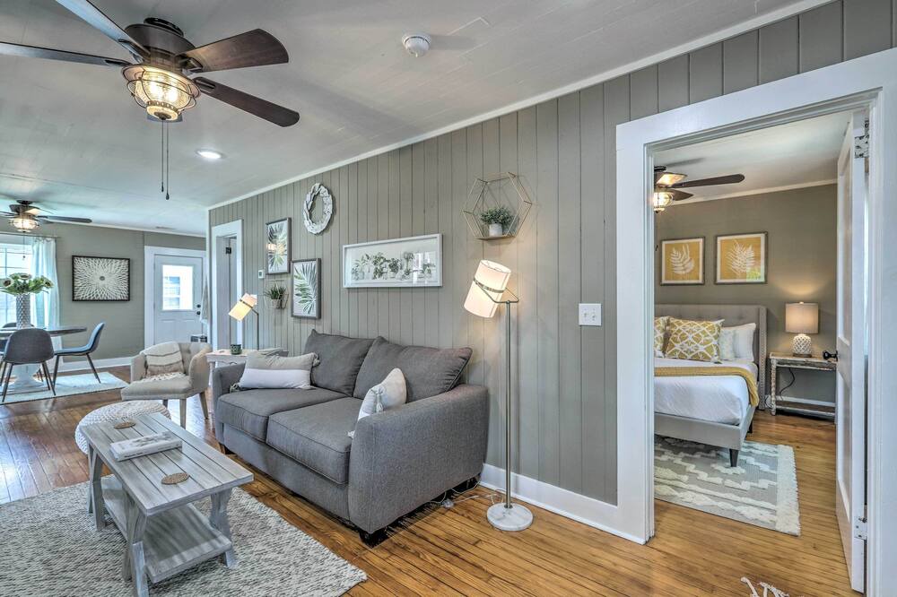 Photo of Livingroom in Carrollton