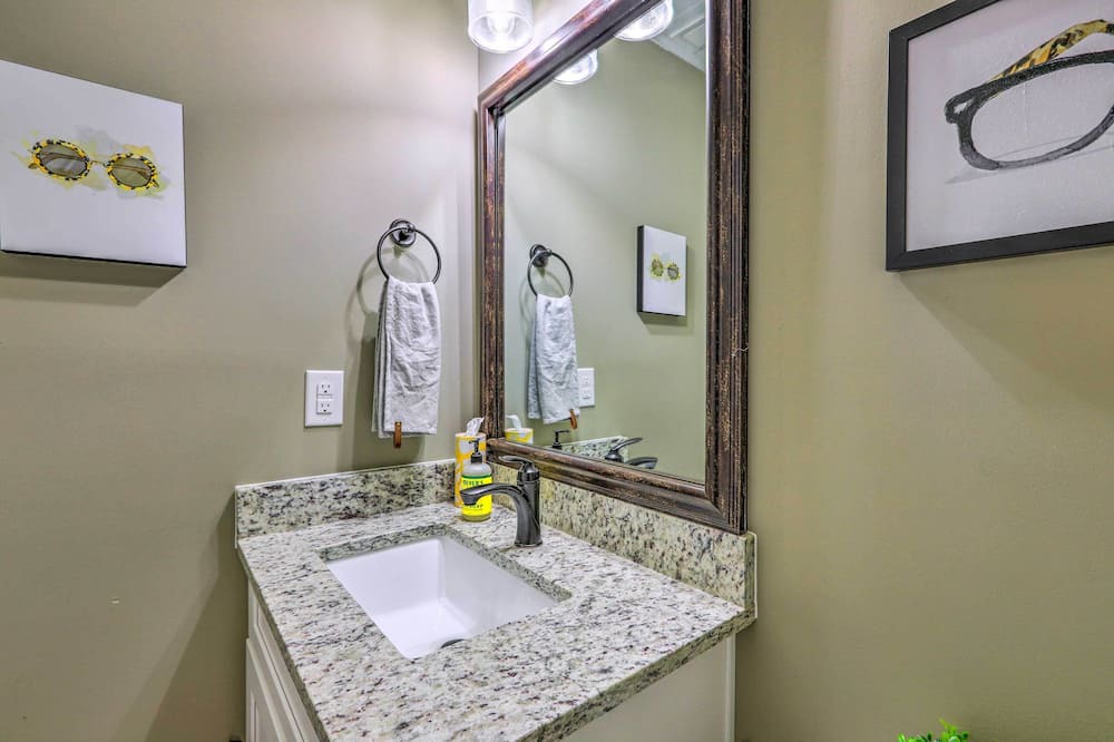Photo of Bathroom in Carrollton