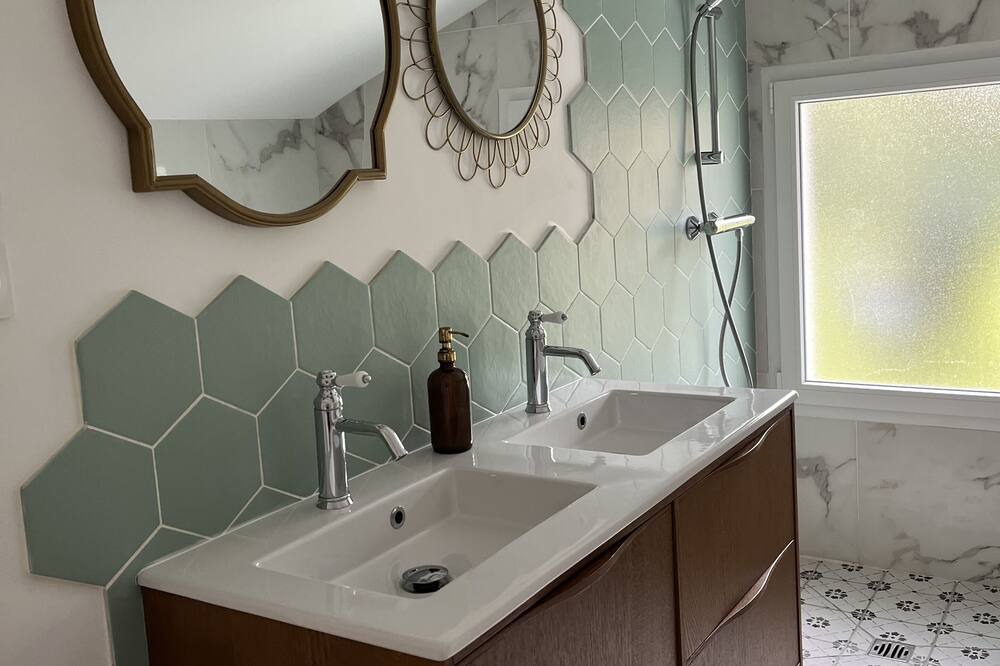 Photo of Bathroom in Benesse-Maremne