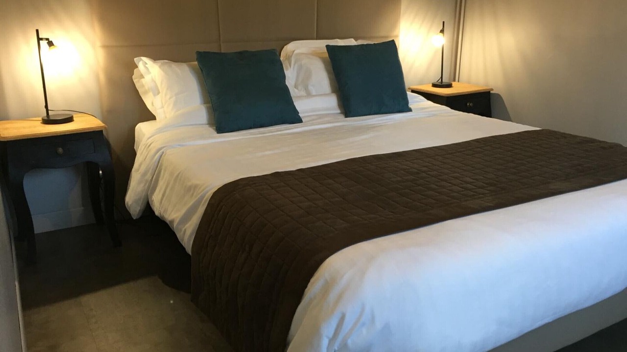 Photo of Others in Courset