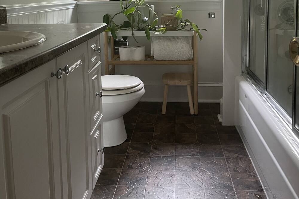 Photo of Bathroom in West End