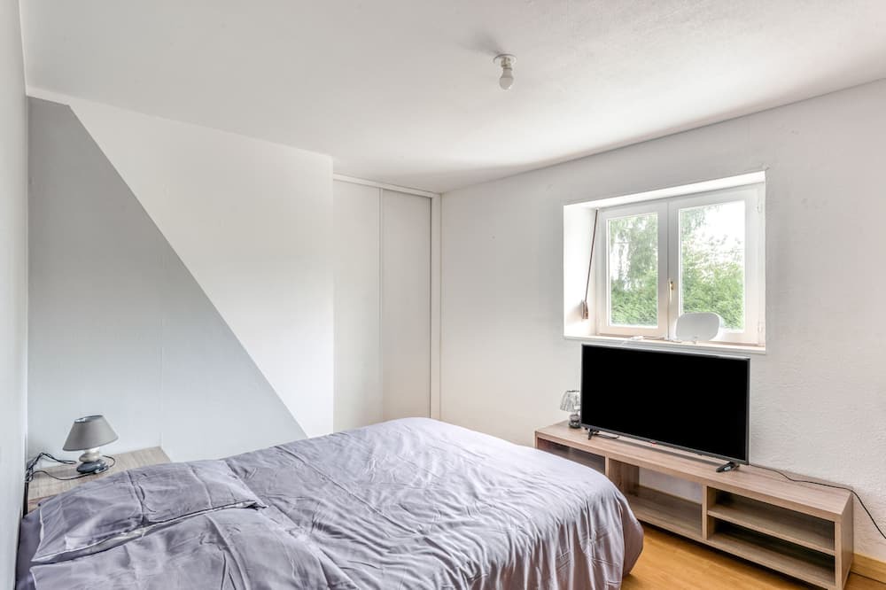 Photo of Bedroom in Jumieges