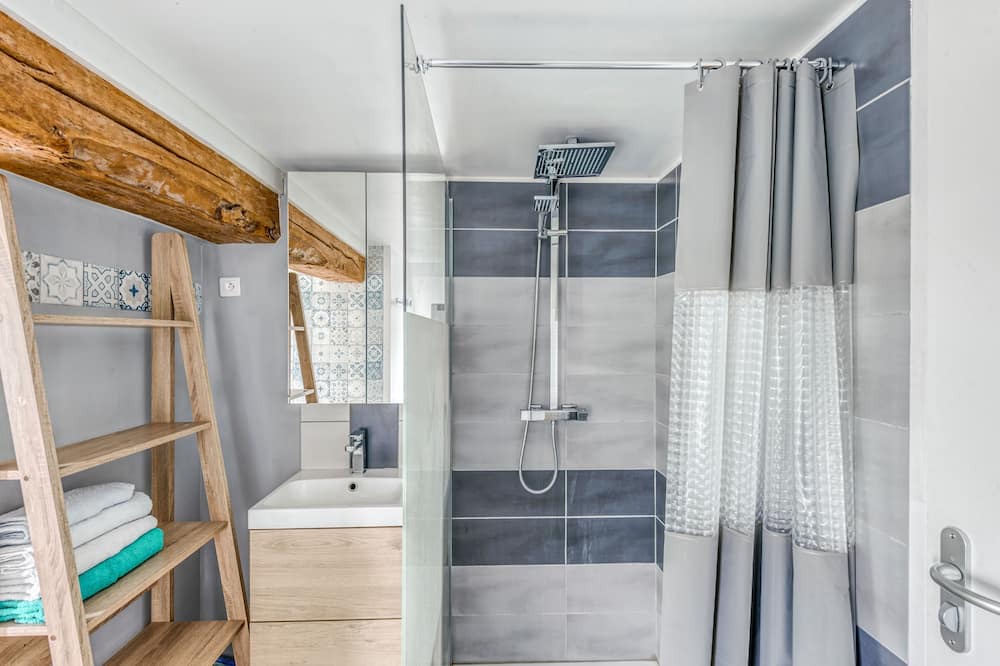 Photo of Bedroom in Jumieges