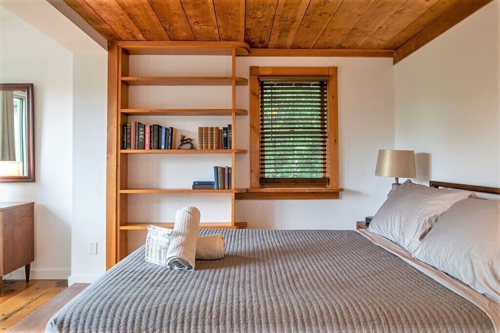 Photo of Others in Hurley