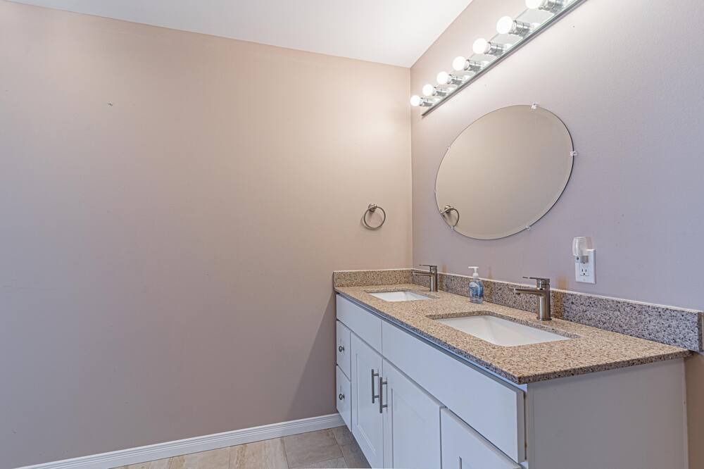 Photo of Bathroom in Tiny