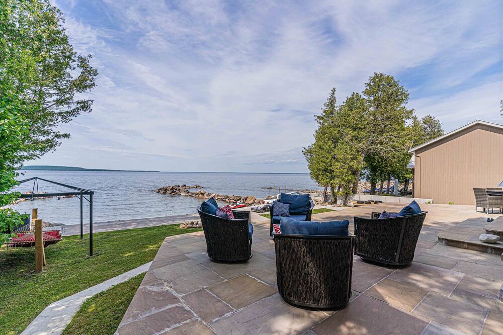 Photo of Outdoor in Tiny