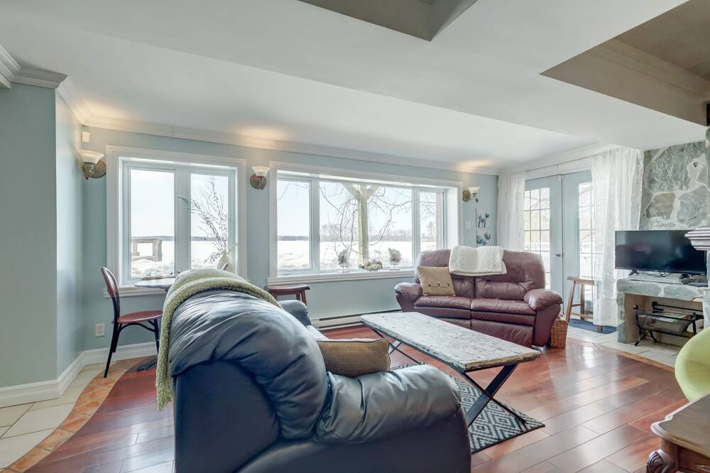 Photo of Livingroom in Pincourt