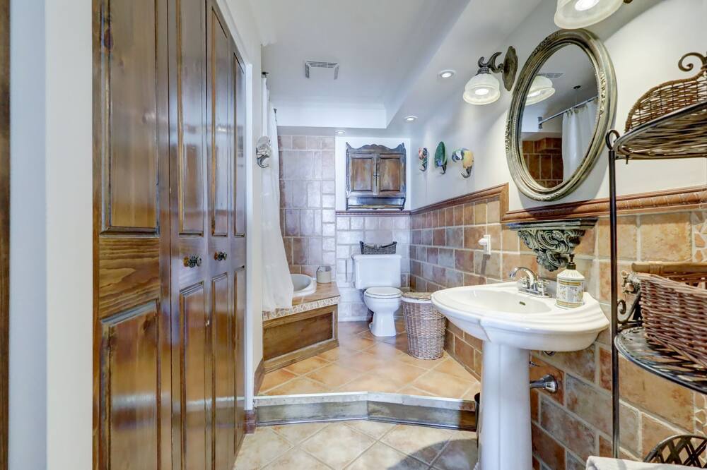 Photo of Bathroom in Pincourt