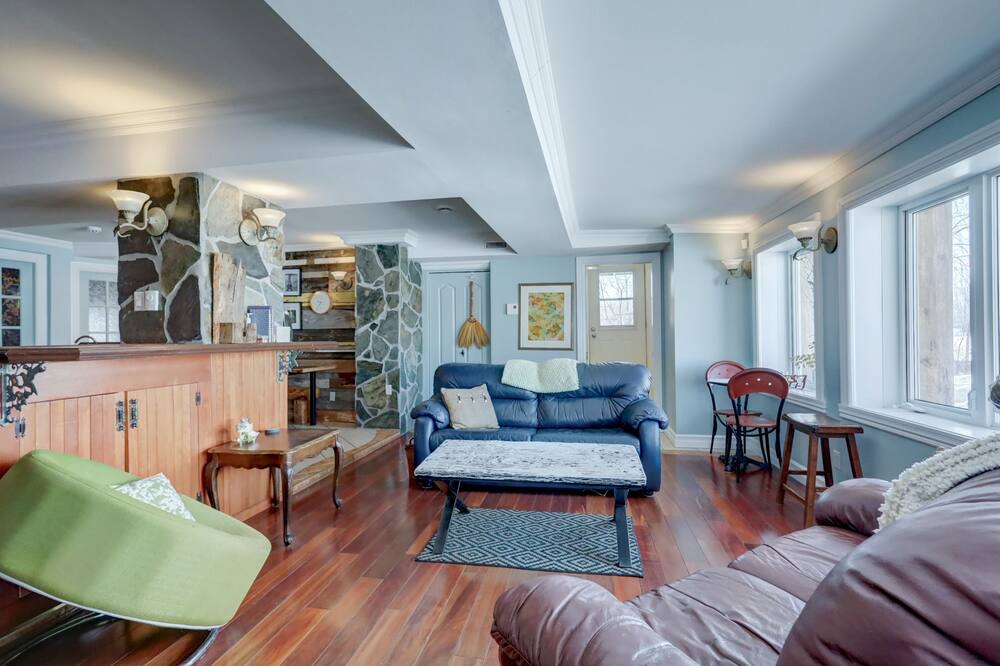 Photo of Livingroom in Pincourt