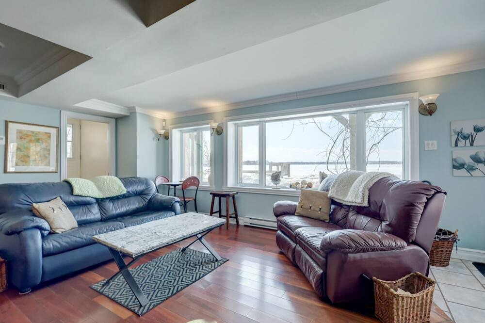 Photo of Livingroom in Pincourt