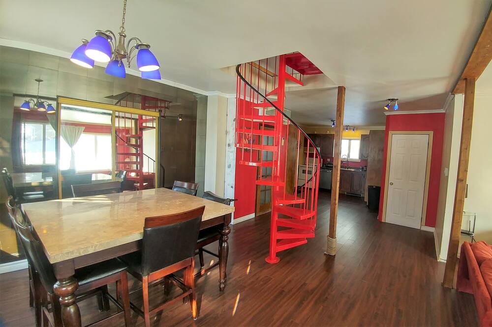 Photo of Livingroom in Notre-Dame-des-Laurentides
