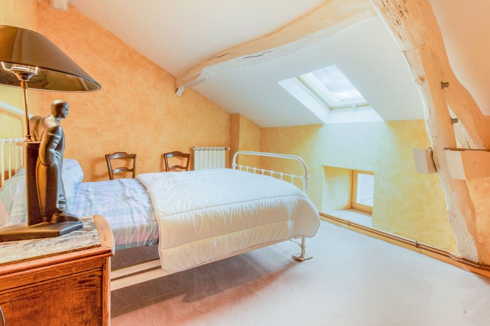 Photo of Bedroom in Montsaunes