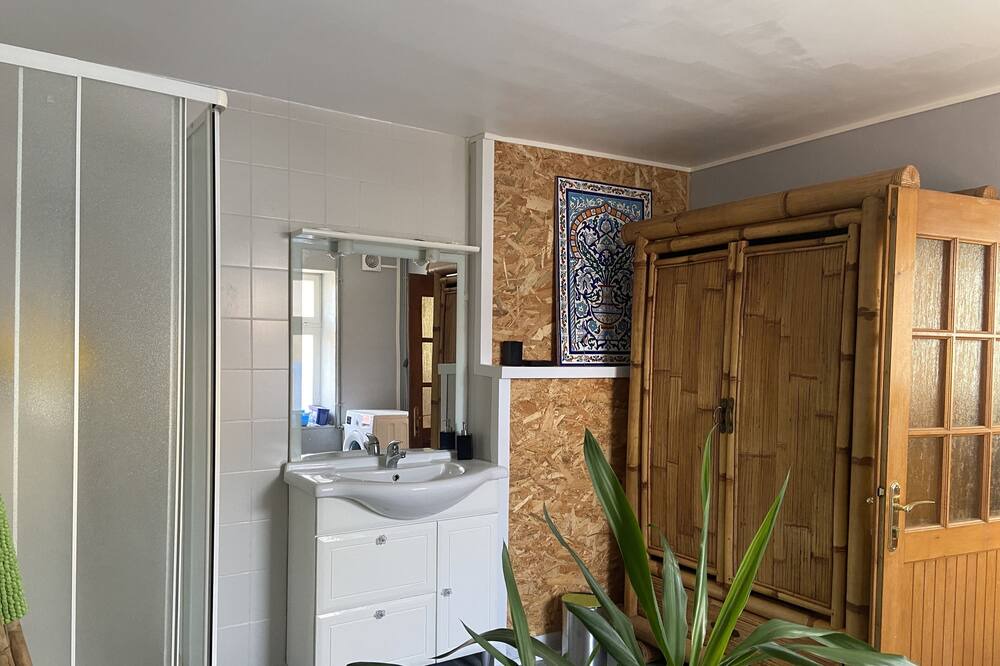 Photo of Bathroom in Paimboeuf