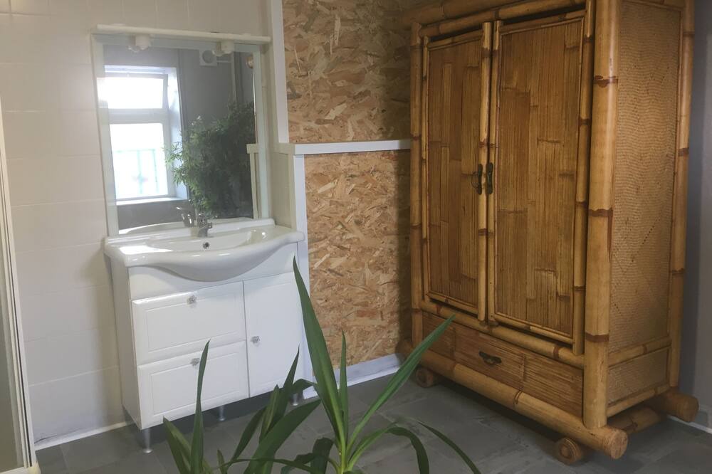 Photo of Bathroom in Paimboeuf