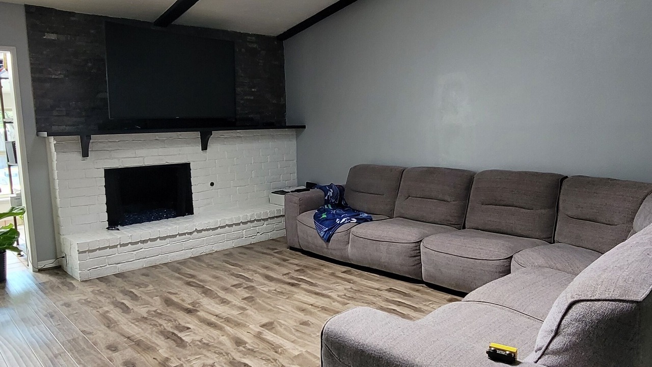 Photo of Livingroom in Northeast Carrollton