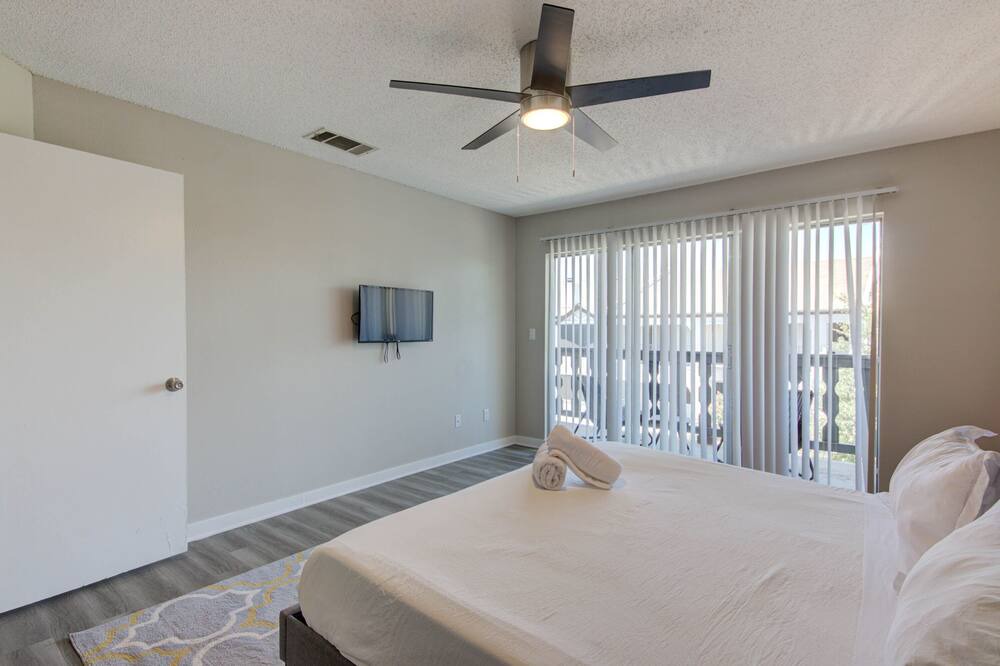 Photo of Bedroom in McNeil