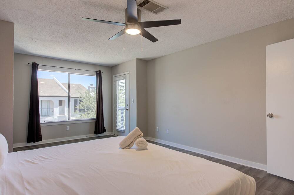 Photo of Bedroom in McNeil
