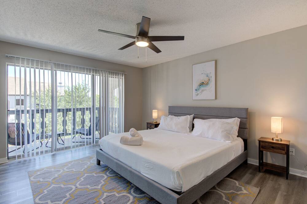 Photo of Bedroom in McNeil