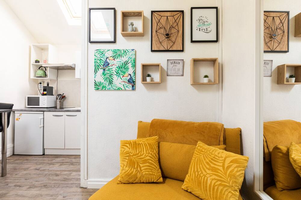 Photo of Others in Moliere - Edgard Quinet