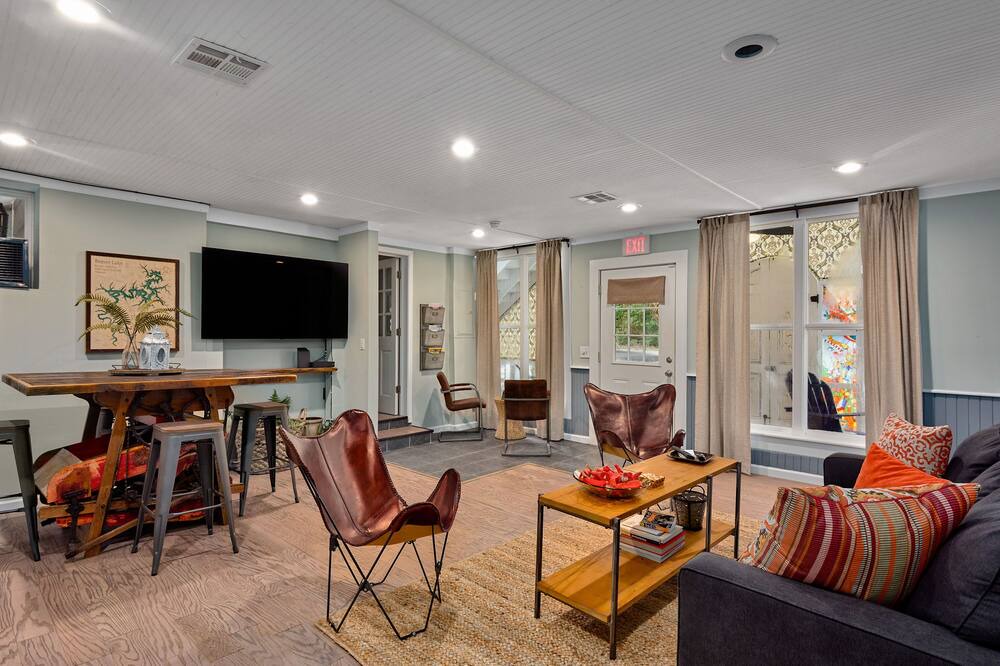 Photo of Livingroom in Eureka Springs Historic District