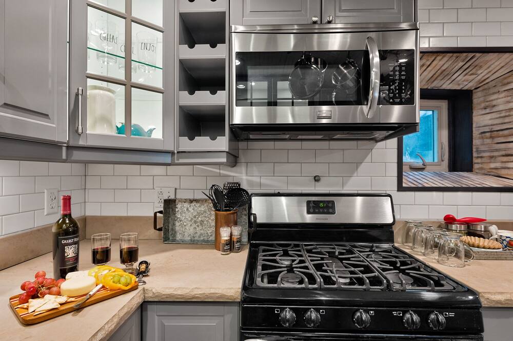 Photo of Kitchen in Eureka Springs Historic District