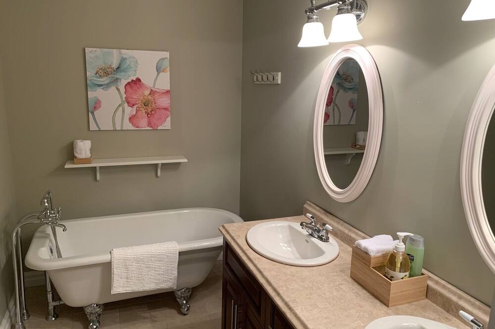 Photo of Bathroom in Quidi Vidi