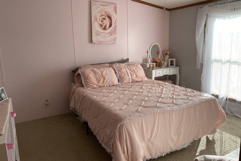 Photo of Bedroom in Tyner