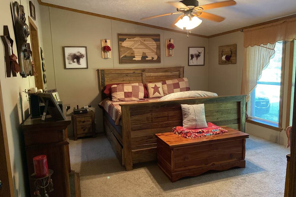 Photo of Bedroom in Tyner